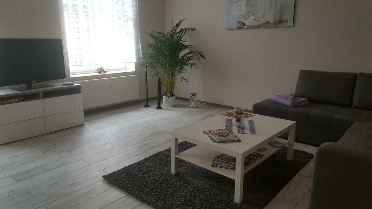 Ferienwohnung Am Marktplatz Eisenhüttenstadt Exterior foto